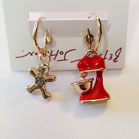 Betsey Johnson mismatched earnings Kitchen Aid mixer & Gingerbread cookie - Picture 4 of 6